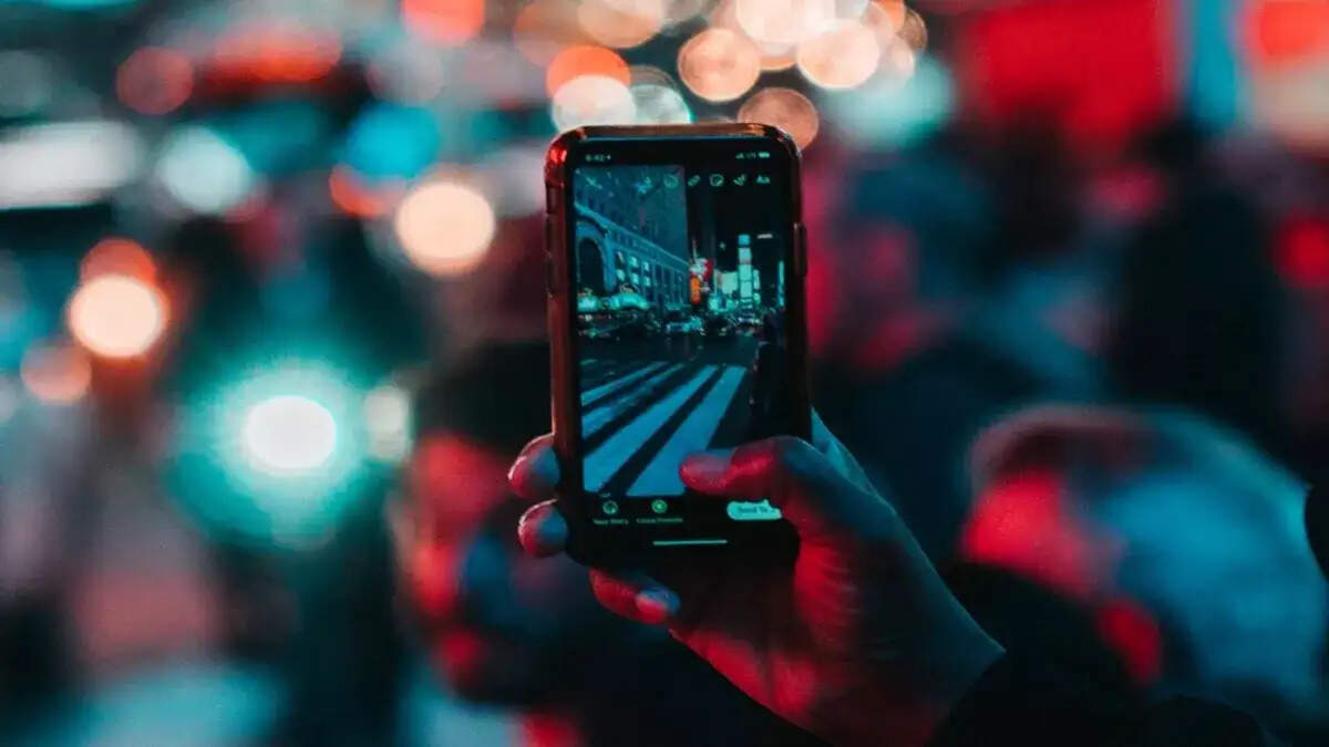 Instagram Update: टिकटॉक को टक्कर देने के लिए इंस्टाग्राम का बड़ा कदम, नया ऐप लॉन्च करने की तैयारी!