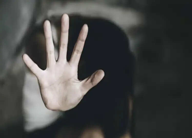 Crime: पहले किया लड़की को किडनैप फिर एक साल तक करता रहा रेप, अब पुलिस ने धर दबोचा