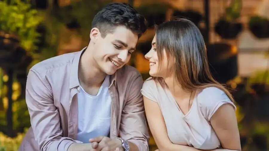 Relationship Tips- इस तरह के लड़के पसंद आते हैं लड़कियों को, क्या आपके अंदर हैं वो खूबियां