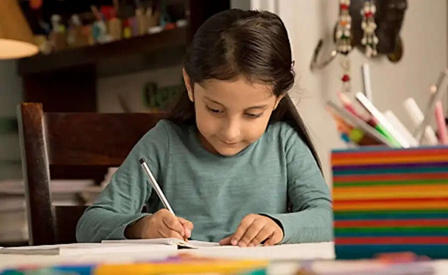 Career Tips- बच्चा कर लेगा&nbsp;स्कूल से कॉलेज तक की पढ़ाई फ्री, जानिए कैसे