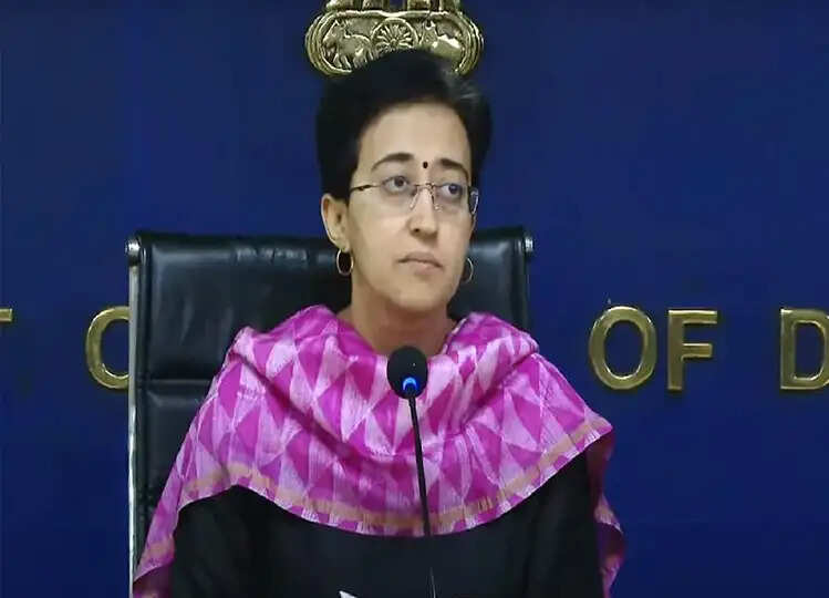 Mukhyamantri Mahila Samman Yojana: इस दिन से महिलाओं को मिलने लगेंगे 1000 रुपये, दिल्ली CM ने अब दे दी जानकारी