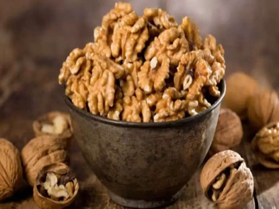 Health Tips- अखरोट का खाली पेट सेवन देता हैं कई स्वास्थ्य लाभ, जानिए पूरी डिटेल्स