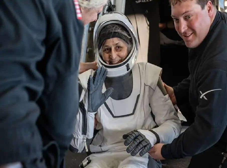 पृथ्वी पर लौटने के बाद कुछ दिन तक खाने में केवल ये ये चीजें खाएगी Sunita Williams, जानें क्यों?