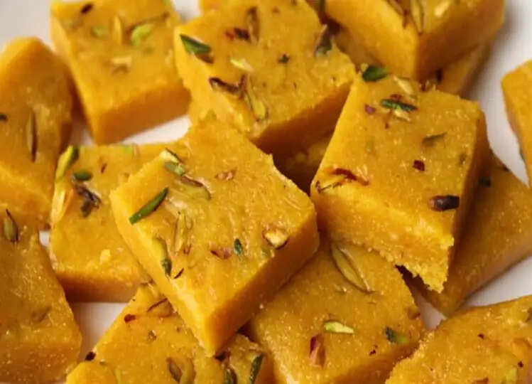 Recipe : स्वाद में लाजवाब होती है मूंगफली की बर्फी, नोट कर लें रेसिपी
