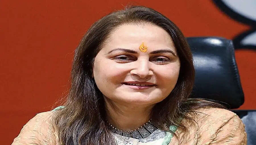 Entertainment News- बॉलीवुड एक्ट्रेस जिन्होनें खा रखी हैं जेल की हवा, जानिए इनके बारे में