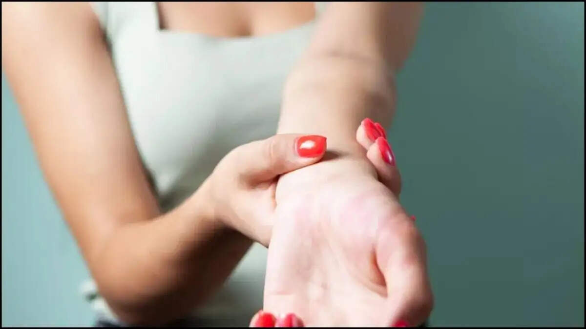 Health Tips- मर्दों के शरीर में इस विटामिन की कमी से होती कमजोरी, जानिए पूरी डिटेल्स