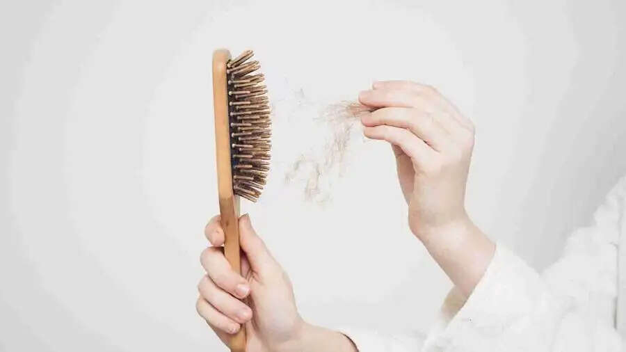 Hair Brush Tips-&nbsp;बालों में गंदा हेयर ब्रश करने से हो सकते हैं ये नुकसान, जानिए इनके बारे में