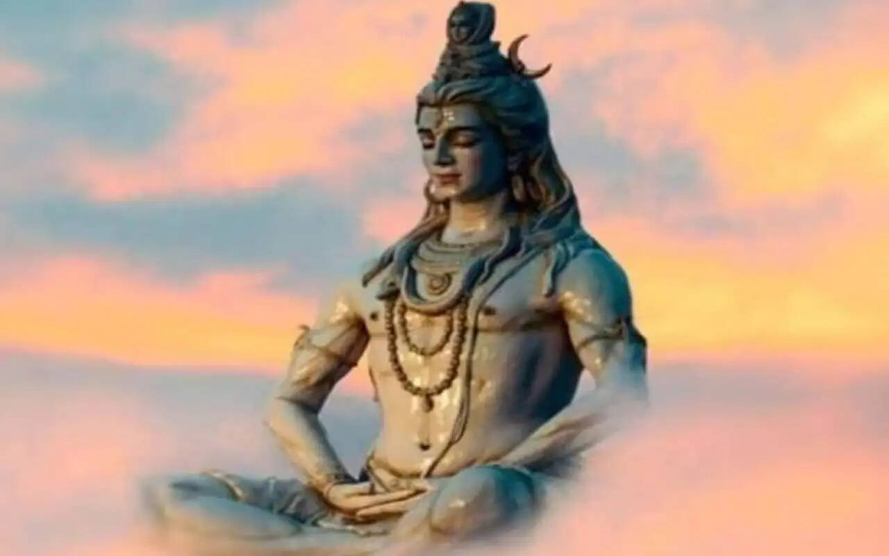 Maha Shivaratri Special- &nbsp;क्या जीवन में मान सम्मान पाना चाहते है, तो शिवरात्रि पर महादेव पर चढ़ाएं ये चीजें