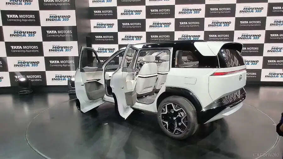 Automobile Tips-&nbsp;1&nbsp;बार चार्ज करने पर कितनी चलती हैं&nbsp;Tata Sierra EV,&nbsp;आइए जानें पूरी डिटेल्स