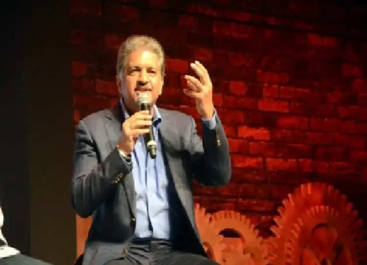 शख्स ने की महिंद्रा के व्हीकल्स और सर्विस की आलोचना तो आनंद महिंद्रा ने दिया ये जवाब