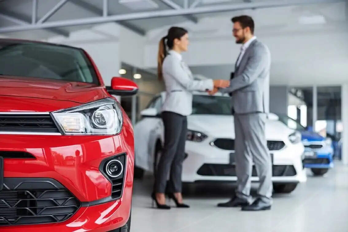 Car Income- शोरूम मालिक को कार बेचने पर इतनी होती हैं इनकम, जानिए पूरी डिटेल्स