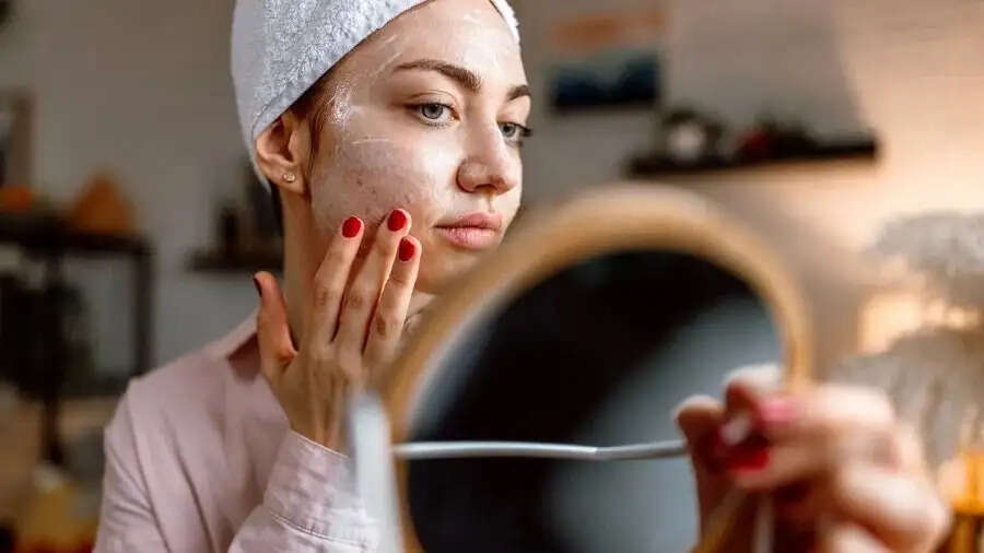 Health Tips- पिंपल्स ने कर रखा हैं परेशान, राहत पाने के लिए अपनाएं ये घरेलू नुस्खें