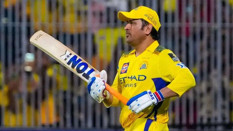 IPL 2025-  IPL&nbsp;से धोनी ने कितने पैसे कमाए हैं, आइए जानते हैं