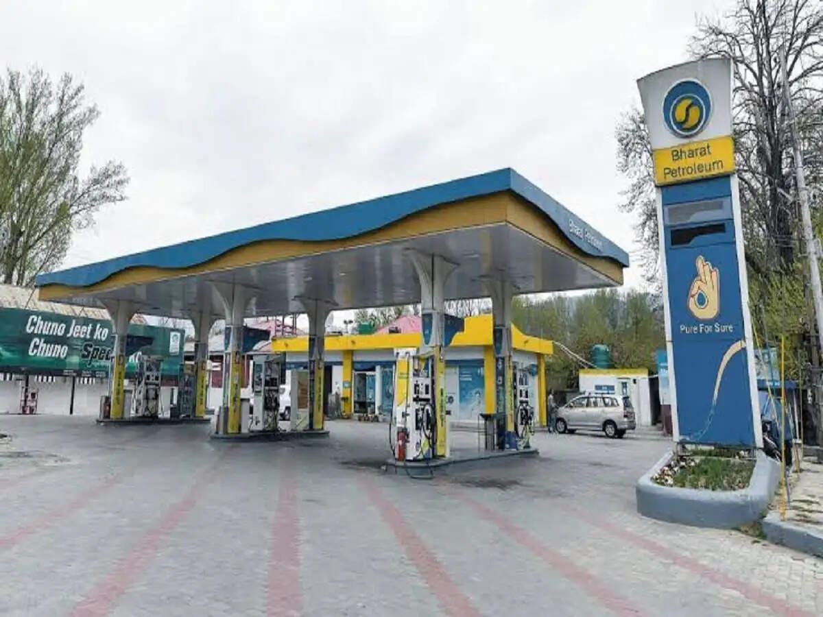 Petrol-Diesel News: सरकार ने पेट्रोल-डीजल की बिक्री पर लगी सारी पाबंदी हटाई, 1 जुलाई से लागू होगा नियम