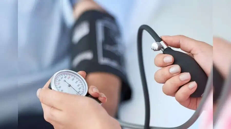 Health Tips-&nbsp;&nbsp;हाई ब्लड प्रेशर को कंट्रोल कर सकती हैं हल्दी, जानिए पूरी डिटेल्स