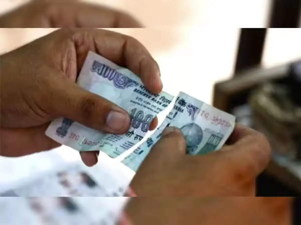 Bank Tips- &nbsp;क्या आपके नोट के चार टुकड़े हो गए हैं, जानिए कैसे बदल सकते हैं और क्या हैं RBI का नियम