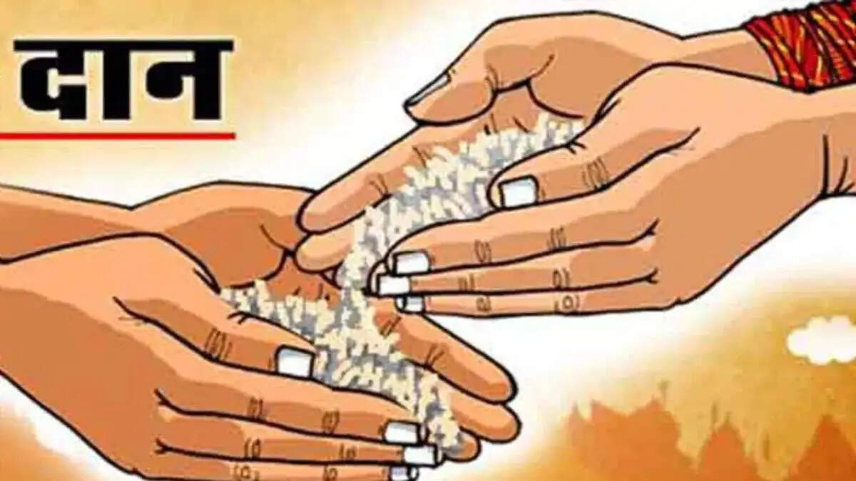 Jyotish Tips- शनिवार के दिन इन चीजों का दान करना होता हैं शुभ, जानिए इनके बारे में
