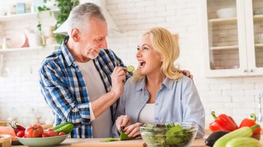 Health Tips- बुढ़ापे में रहना चाहते हैं स्वस्थ, तो अपनाएं ये टिप्स