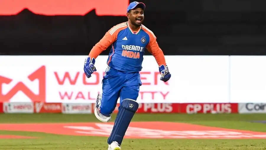 Sports News-&nbsp;संजू सैमसन निकले अपने रोल मॉडल धोनी से आगे, ये रिकॉर्ड किया अपने नाम