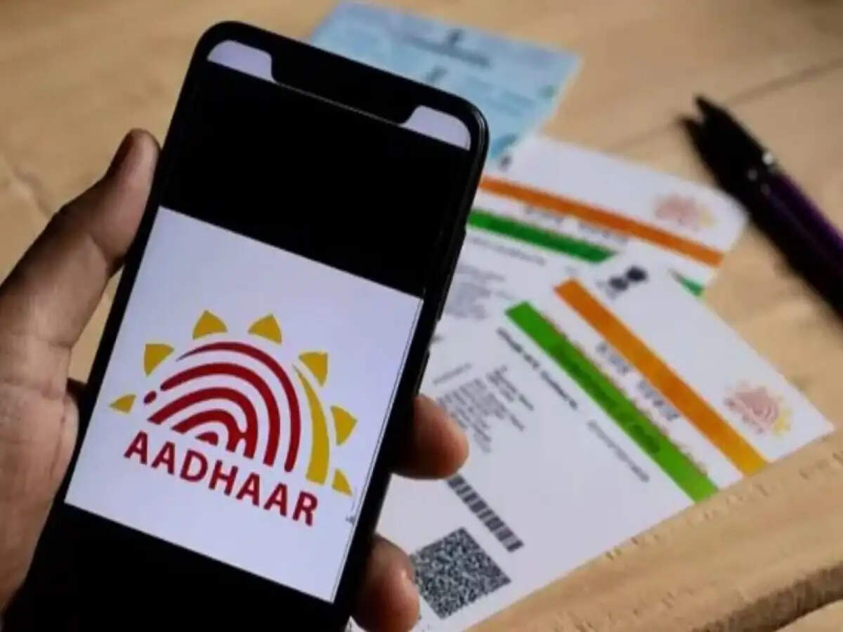 Adhaar Card Update-  आप जीवन में कितनी बार बदल सकते हैं मोबाइल नंबर, जानिए इसकी पूरी डिटेल्स