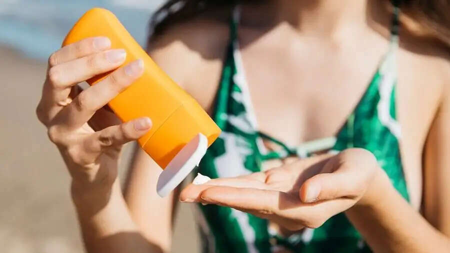 Health Care Tips- आखिर क्यों सनस्क्रीन लगाने से शरीर में&nbsp;विटामिन डी की कमी हो जाती है, जानिए वजह