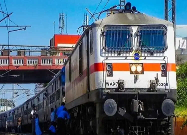 क्या 2025 के महाकुंभ मेले के दौरान मुफ़्त रेल यात्रा होगी? जानिए भारतीय रेलवे ने क्या कहा