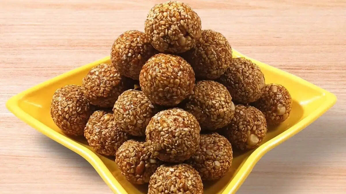 Health Tips- सर्दियों में रोजना तिल के लड्डू खाना होता हैं फायदेमंद, जानिए कैसे करना हैं सेवन