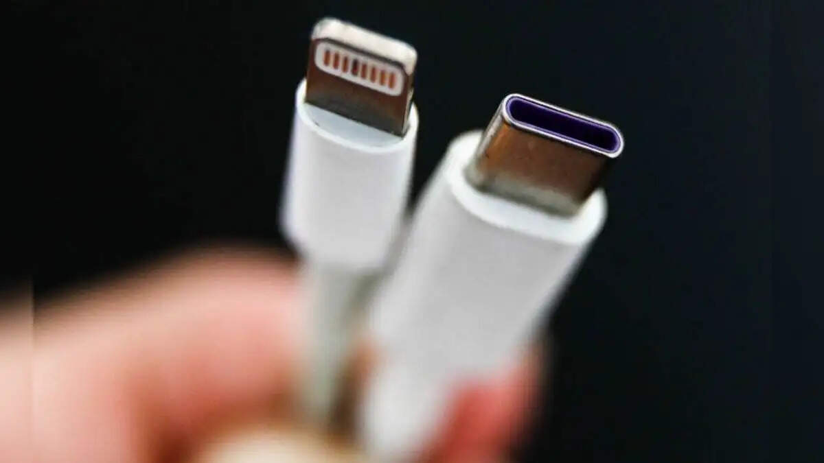 Type-C Charger Important- आखिर क्यों&nbsp;Type-C चार्जर हैं इतना लोकप्रिय, जानिए इसकी खासियतें