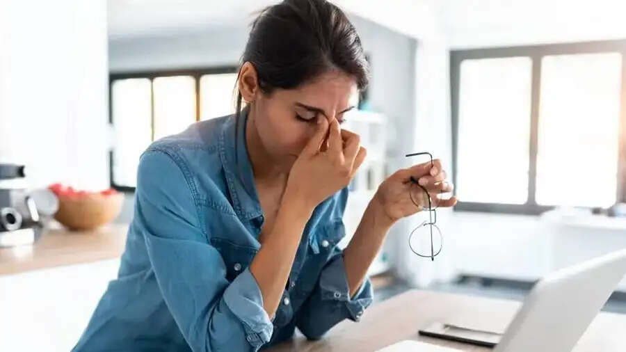 Office Tips-  क्या आपको अक्सर ऑफिस में सुस्ती आती हैं, तो अपनाएं ये टिप्स