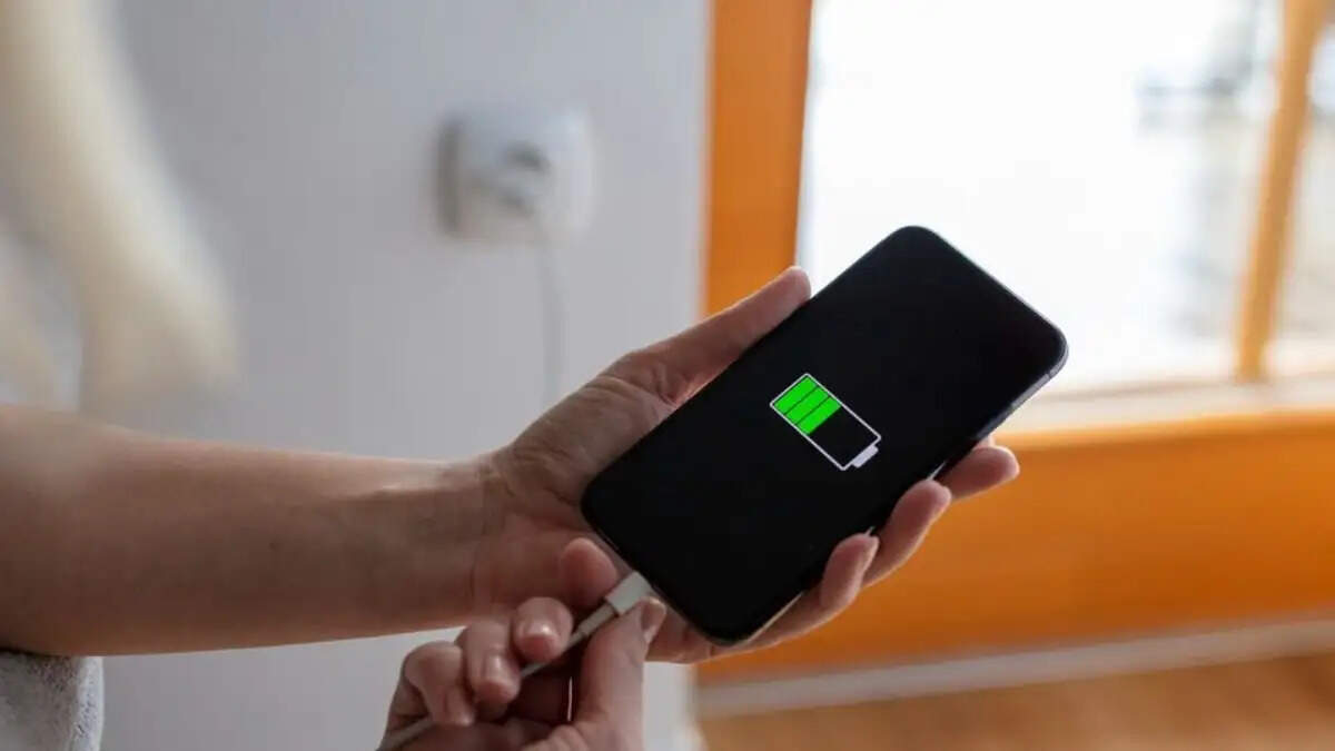 Smartphone Tips- क्या आपके स्मार्टफोन की बैटरी जल्दी समाप्त हो जाती हैं, तो अपनाएं ये टिप्स