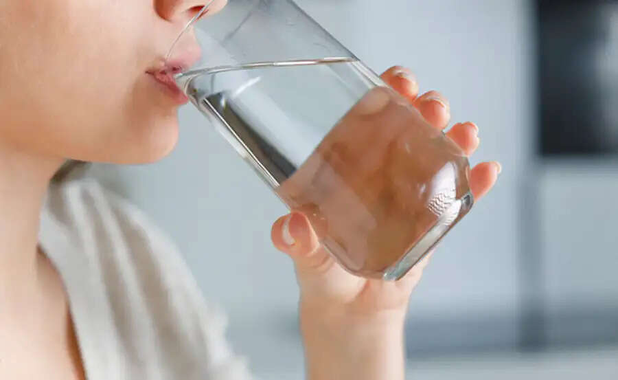 Health Tips-&nbsp;आखिर क्यों खाना खाने के तुरंत बाद पानी नहीं पीना चाहिए, स्वास्थ्य पर क्या होता हैं असर
