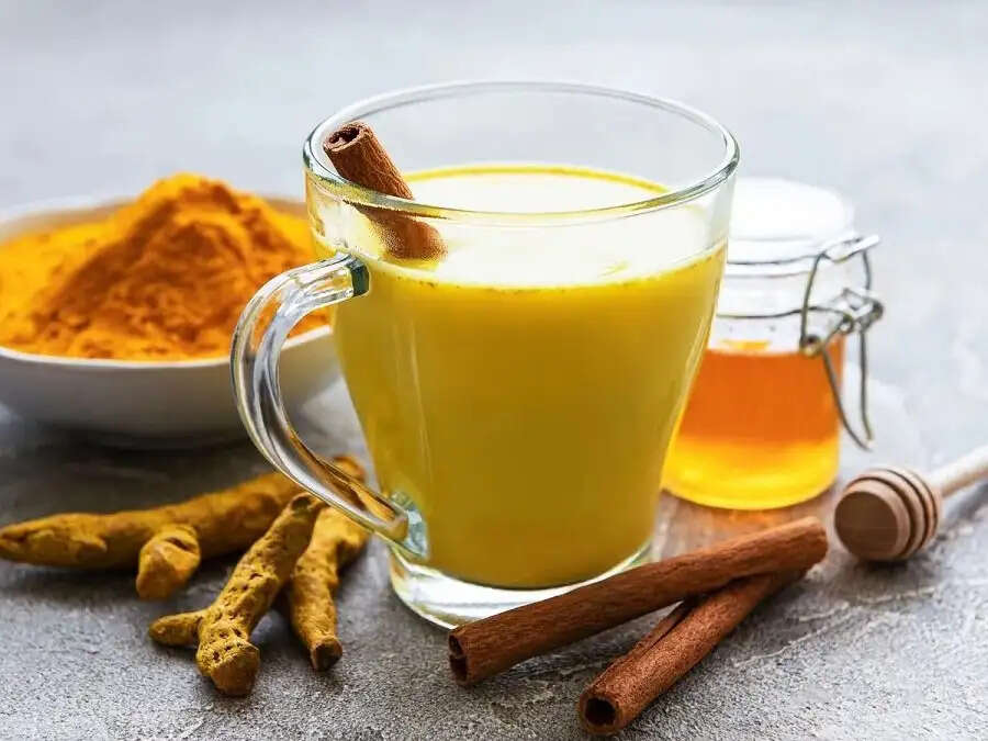 Health Tips-&nbsp;हल्दी के दूध में मिला लें ये चीजें, फायदे हो जाएंगे दोगुने