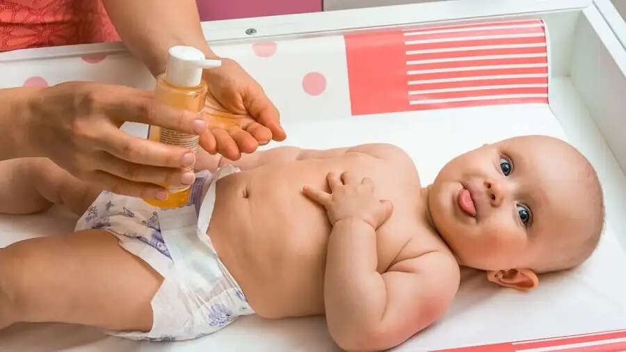 Child Care Tips-&nbsp;इस तेल से करें अपने बच्चे की मालिश, जानिए इसकी वजह