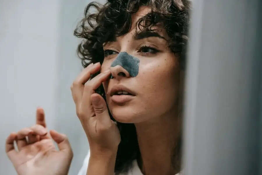Skin Care Tips-&nbsp;क्या नाक के जिद्दी ब्लैक हेड्स ने छीन ली हैं खूबसूरती, अपनाएं ये घरेलू उपाय