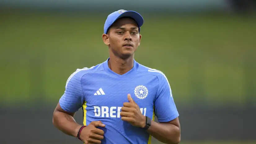 Sports News – टेस्ट में इन बल्लेबाजों ने मारे हैं सबसे ज्यादा छक्के, जानिए इनके बारे में