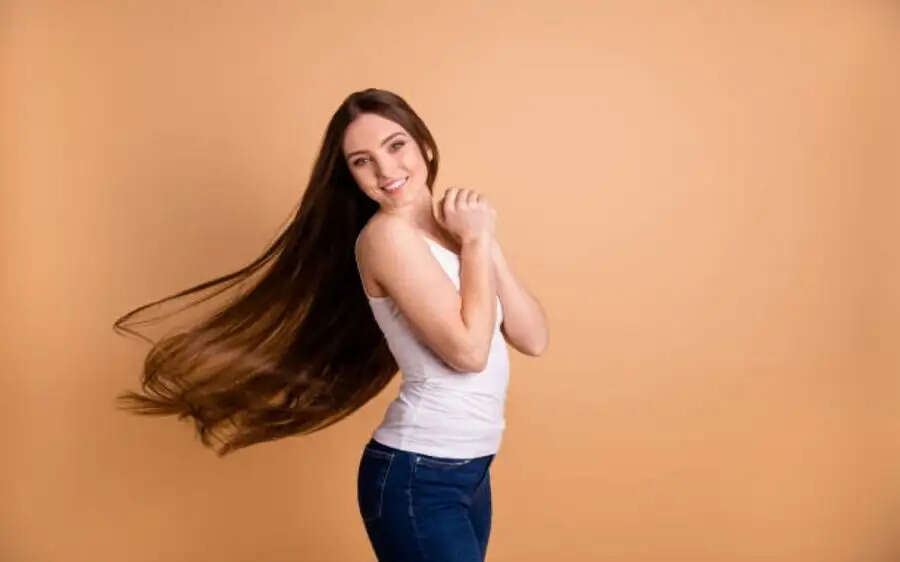 Hair Care Tips- सर्दी की वजह से बाल रूखें और बेजान हो गए है, तो अपनाएं ये टिप्स