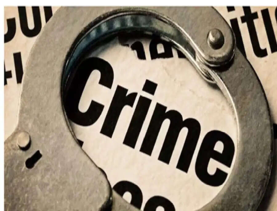 Madhya Pradesh: फोन का इस्तेमाल करने पर पड़ी डांट तो NEET अभ्यर्थी ने कर दी मां की हत्या, पिता की हालत भी गंभीर