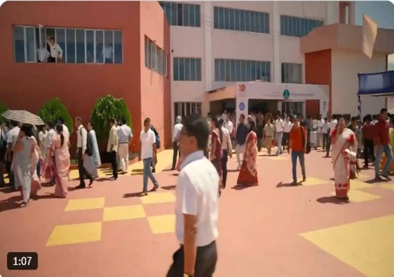 सरकारी नौकरियों की बंपर बहार: 37,803 पदों पर भर्ती, ₹1.4 लाख तक सैलरी का मौका