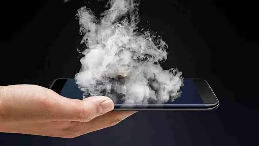 Technology Tips-&nbsp;आपका फोन रखता हैं इन चीजों पर नजर, जानकर हो जाएंगे खुश