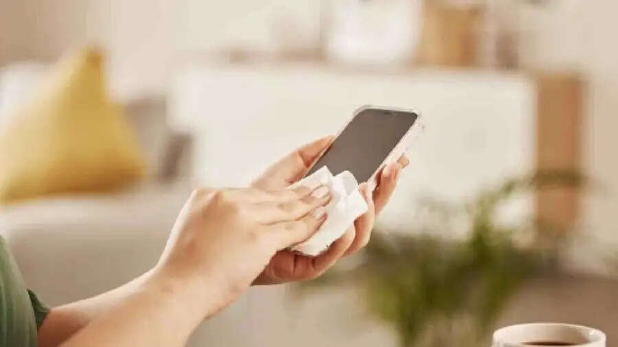 Phone Tips-&nbsp;आपके फोन में होते हैं खतरनाक बैक्टीरियां, ऐसे रहें सुरक्षित