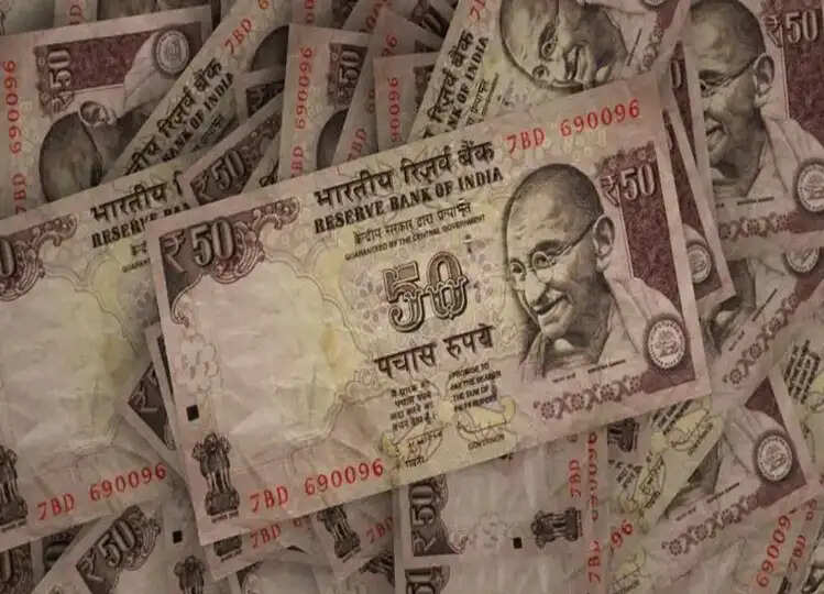 8th Pay Commission: क्या केंद्र सरकार के कर्मचारियों का वेतन 186% बढ़कर 51,480 रुपये हो जाएगा?