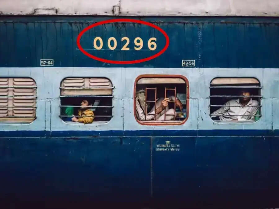 Train Numbers Tips-&nbsp;क्या आप ट्रेन के डिब्बे पर लिखे इन&nbsp;5&nbsp;अंकों का मतलब जानते हैं, आइए जानें इनका मतलब