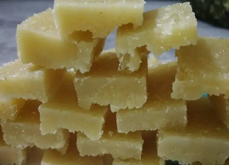 Recipe: सर्दियों में बनाएं अदरक की बर्फी, स्वादिष्ट होने के साथ बेहद ही है सेहतमंद