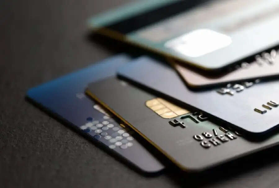 Debit Card Tips- इन जगहों पर भूलकर भी नहीं करना चाहिए डेबिट कार्ड, हो सकता हैं नुकसान