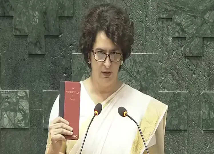 केरल कसावु साड़ी में प्रियंका गांधी वाड्रा ने ली वायनाड सांसद के रूप में शपथ, इस बात के मिल रहे संकेत