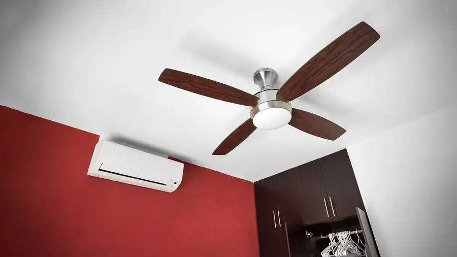 AC Tips-&nbsp;क्या&nbsp;AC&nbsp;&nbsp;के साथ पंखा चलाना चाहिए, आइए जानते हैं यह सही हैं या नहीं