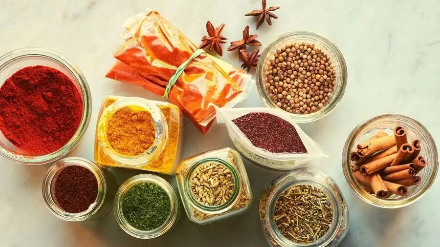 Health Tips- किचन में मौजूद मसाले होते हैं पेन किलर, जानिए इनके बारे में