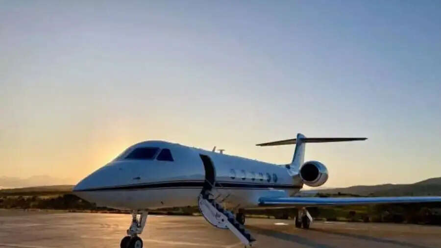 Private Jet- प्राइवेट प्लेन लेने की सोच रहे हैं, आइए जानें कितने का आता हैं सबसे सस्ता प्राइवेट प्लेन