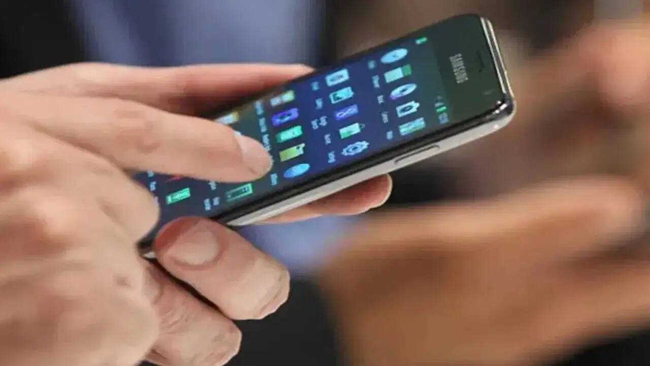 Smartphone Tips- अगर आपके फोन में दिखे ये साइन, तो हैक हो गया हैं आपका फोन, जानिए इनके बारे में
