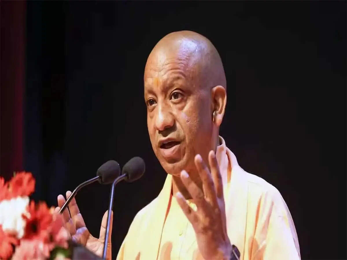 Politics News- मोदी जी कि अपील के बाद यूपी के मंत्री मेट्रो, बस, ई-रिक्शा से सफर करेंगे, CM योगी ने दिए निर्देश